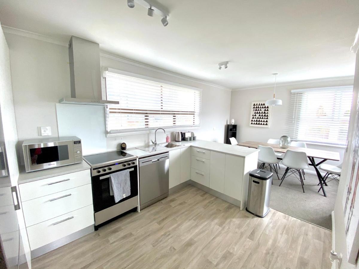 The Kiwi Bach Villa เลคเทคาโป ภายนอก รูปภาพ