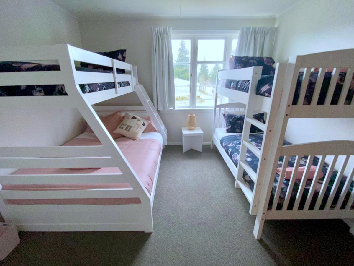 The Kiwi Bach Villa เลคเทคาโป ภายนอก รูปภาพ