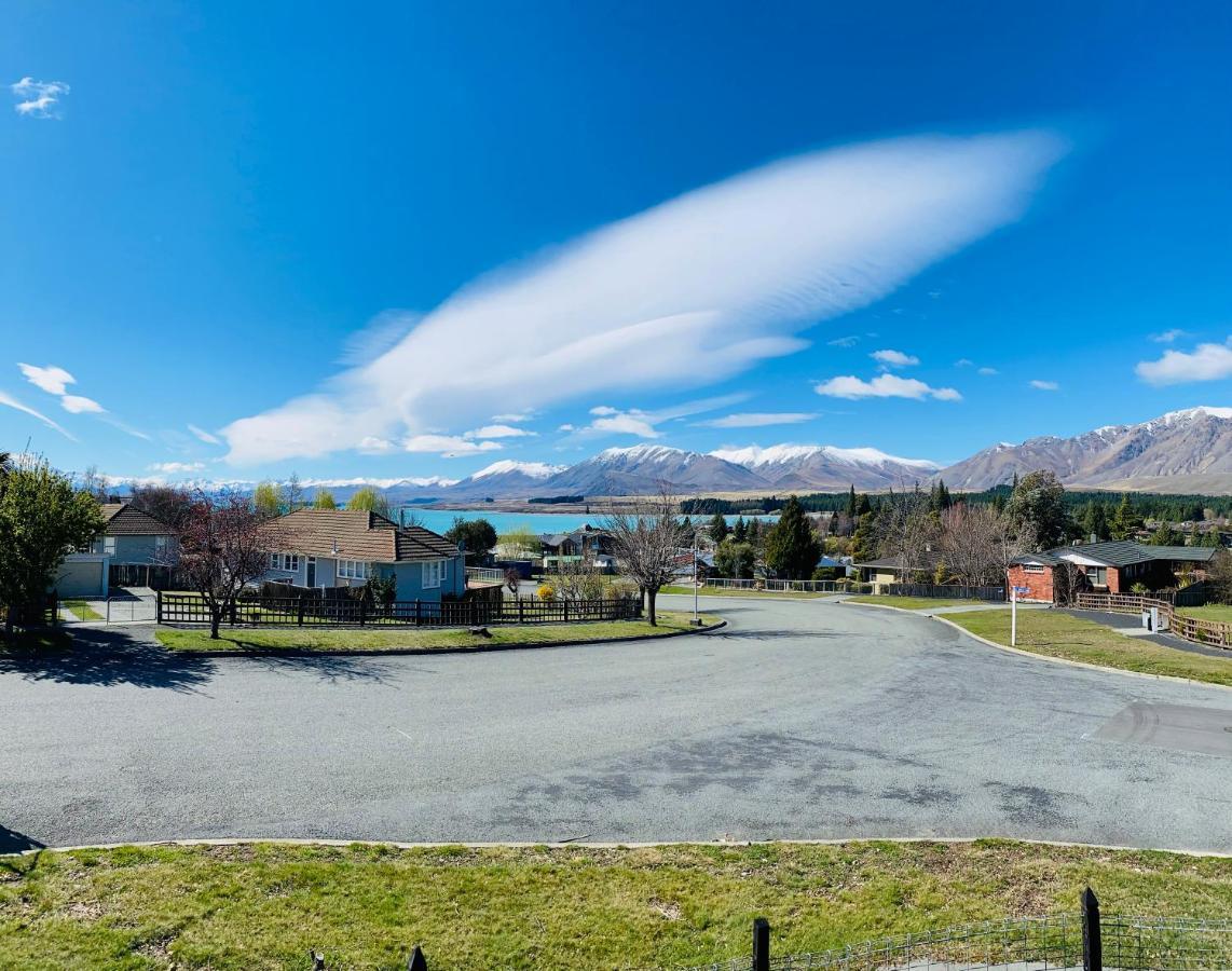 The Kiwi Bach Villa เลคเทคาโป ภายนอก รูปภาพ